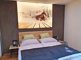 Mountain Living Apartments - Ski-In & Ski-Out
