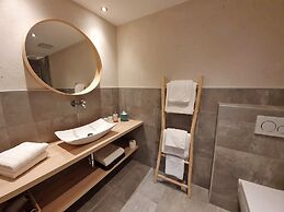 Mountain Living Apartments - Ski-In & Ski-Out