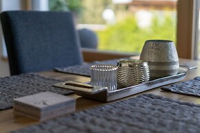 Mountain Living Apartments - Ski-In & Ski-Out