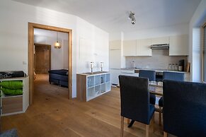 Mountain Living Apartments - Ski-In & Ski-Out