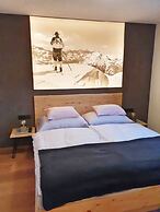 Mountain Living Apartments - Ski-In & Ski-Out