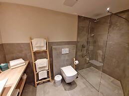 Mountain Living Apartments - Ski-In & Ski-Out