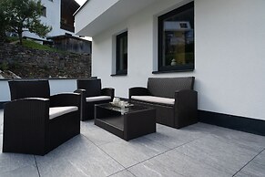 Mountain Living Apartments - Ski-In & Ski-Out