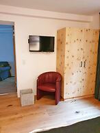 Mountain Living Apartments - Ski-In & Ski-Out