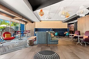 Tru by Hilton Asheville Blue Ridge Parkway