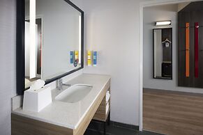 Tru by Hilton Asheville Blue Ridge Parkway