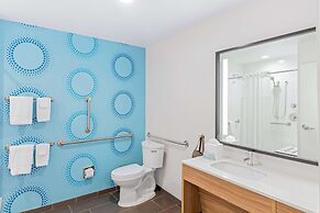 Tru by Hilton Asheville Blue Ridge Parkway