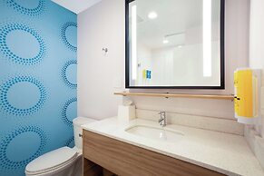 Tru by Hilton Asheville Blue Ridge Parkway