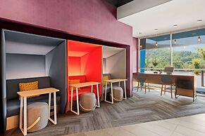 Tru by Hilton Asheville Blue Ridge Parkway