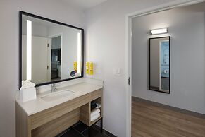 Tru by Hilton Asheville Blue Ridge Parkway