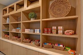 Home2 Suites by Hilton Orlando at Flamingo Crossings