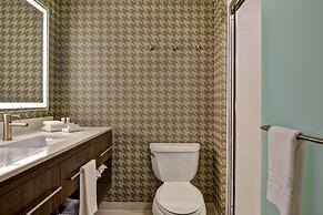 Home2 Suites by Hilton Orlando at Flamingo Crossings