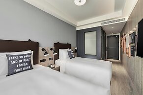 Moxy Taichung