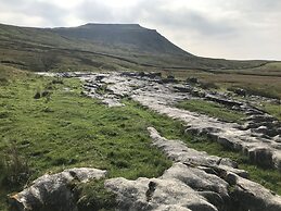 Old School House - Yorkshire Three Peaks Challenge