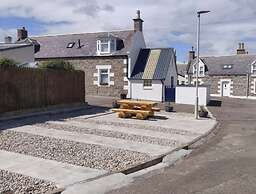 4-bed Cottage in Portknockie, Near Cullen, Moray
