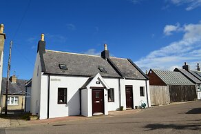 4-bed Cottage in Portknockie, Near Cullen, Moray