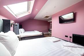 Hollywood Suite Sasco Apartments