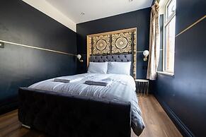 Hollywood Suite Sasco Apartments