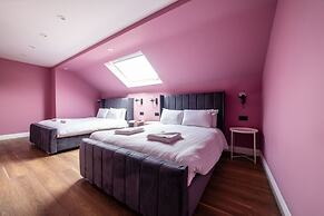 Hollywood Suite Sasco Apartments