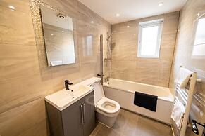 Hollywood Suite Sasco Apartments