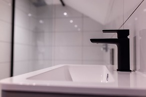 Hollywood Suite Sasco Apartments