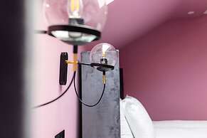 Hollywood Suite Sasco Apartments