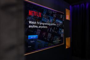 Hollywood Suite Sasco Apartments