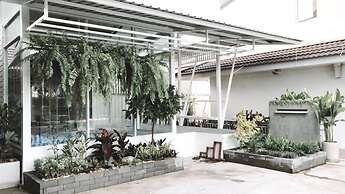 Icare Residence & Hotel