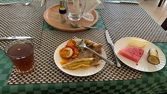 The Grand Villa Hotel