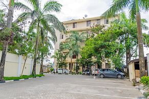 The Grand Villa Hotel