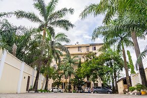 The Grand Villa Hotel