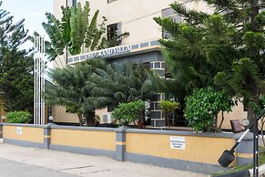 The Grand Villa Hotel