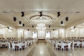 Hotel restaurant Mask