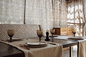 Hotel restaurant Mask