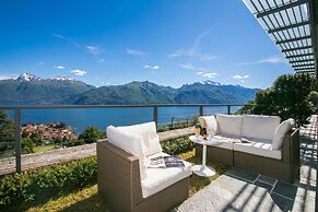 Penthouse-LakeView-AC-PrivateGarden