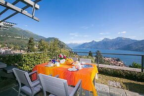 Penthouse-LakeView-AC-PrivateGarden