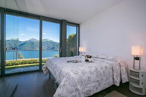 Penthouse-LakeView-AC-PrivateGarden