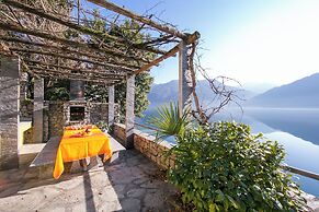 Villa Lugano Lakefront