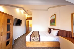 La Fleur Premium Central Apartment