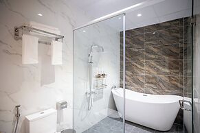 La Fleur Premium Central Apartment