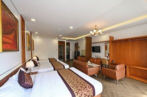 La Fleur Premium Central Apartment