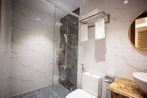 La Fleur Premium Central Apartment