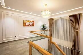 La Fleur Premium Central Apartment