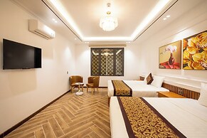 La Fleur Premium Central Apartment