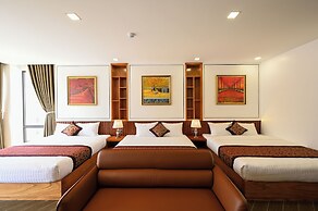 La Fleur Premium Central Apartment