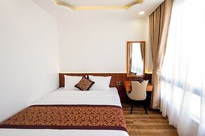 La Fleur Premium Central Apartment