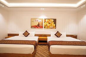 La Fleur Premium Central Apartment