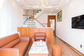 La Fleur Premium Central Apartment