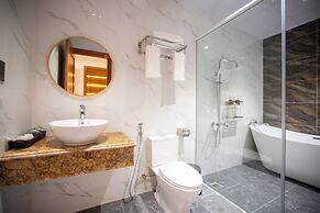 La Fleur Premium Central Apartment