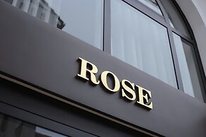 La Fleur Premium Central Apartment